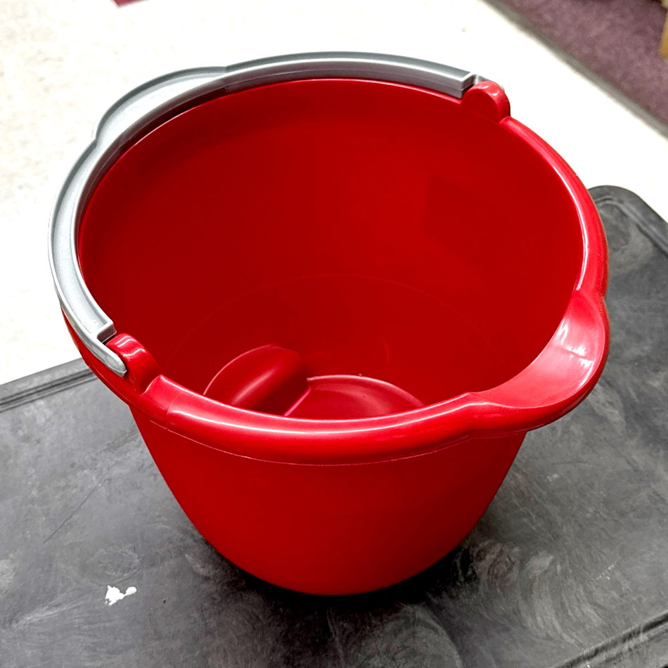 14qt RED PLASTIC BUCKET / PAIL