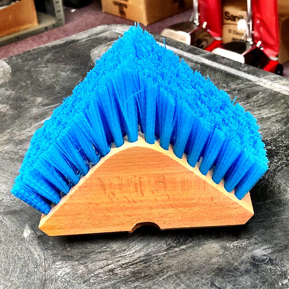 TRIANGLE FLOOR / BASEBOARD BRUSH W/ BLUE BRISTLE