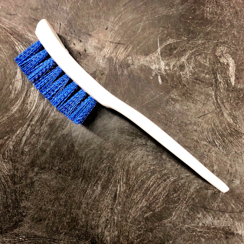7.25” MULTI PURPOSE BRUSH WHITE W/ BLUE BRISTLE (4139514)