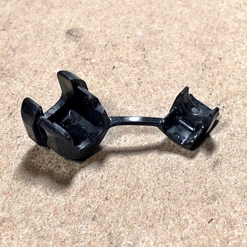 STRAIN RELIEF ( HOOD ) FOR SANITAIRE CHROME TOP VACUUMS
