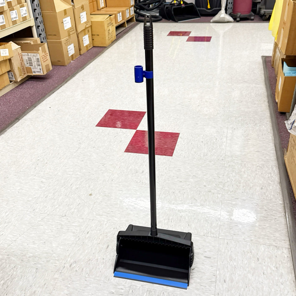 BLACK PLASTIC LOBBY DUST PAN W/ 24" ALUMINUM HANDLE
