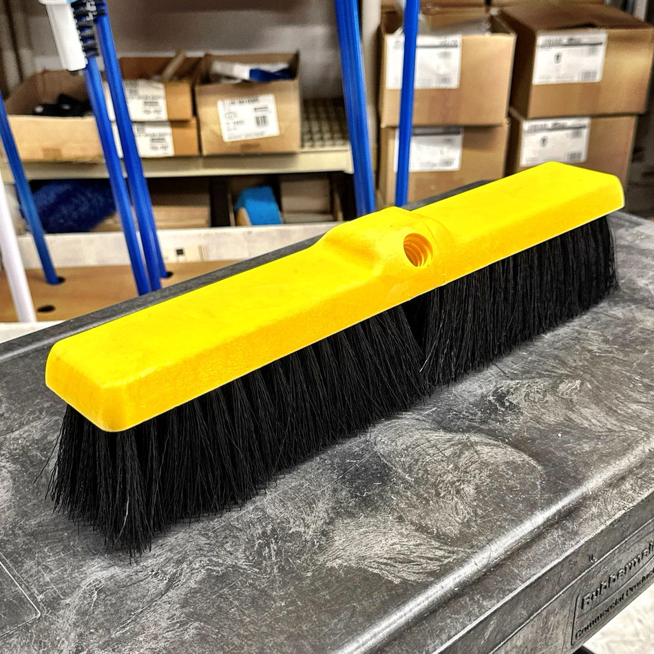 18" MEDIUM PUSH BROOM HEAD W/ PLASTIC BLOCK
