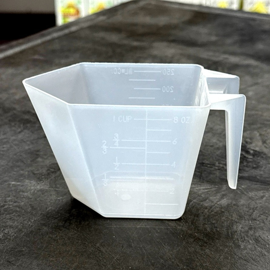 8 oz Poly Measuring Cup (240100)